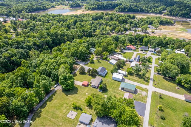 114 W Holiday Beach Loop, Mcdaniels, KY 40152