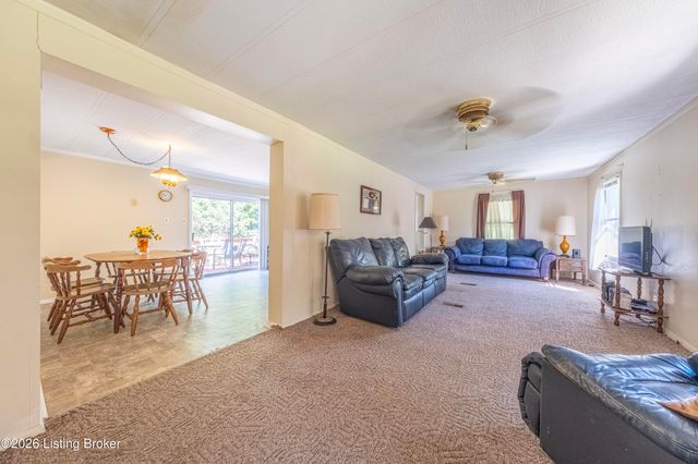 114 W Holiday Beach Loop, Mcdaniels, KY 40152