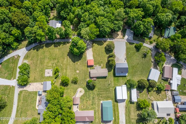 114 W Holiday Beach Loop, Mcdaniels, KY 40152