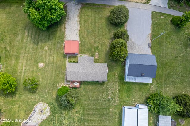 114 W Holiday Beach Loop, Mcdaniels, KY 40152