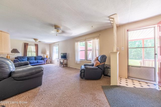 114 W Holiday Beach Loop, Mcdaniels, KY 40152