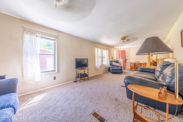 114 W Holiday Beach Loop, Mcdaniels, KY 40152