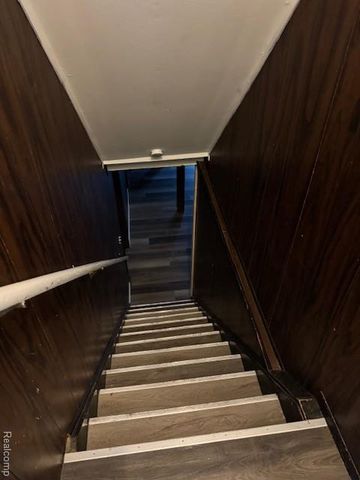 29827 Warner Avenue, Warren, MI 48092