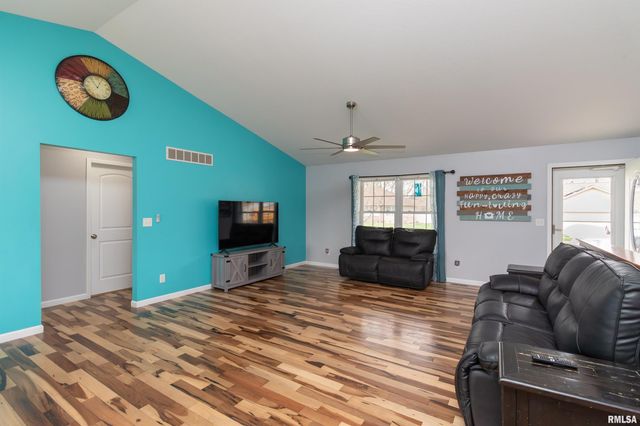 1808 Whitetail Lane, Pekin, IL 61554