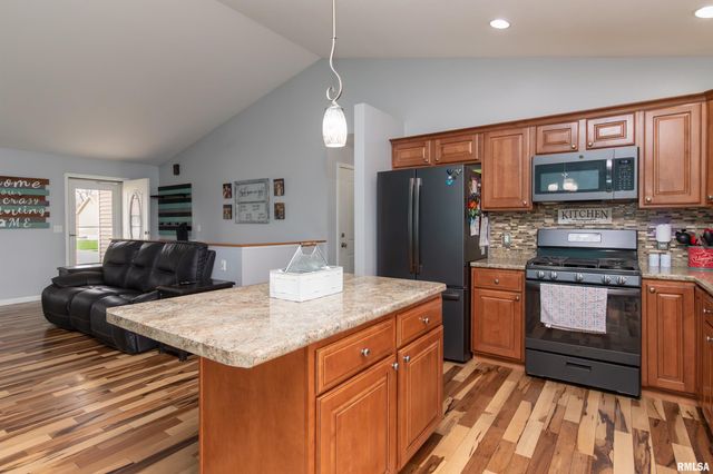 1808 Whitetail Lane, Pekin, IL 61554