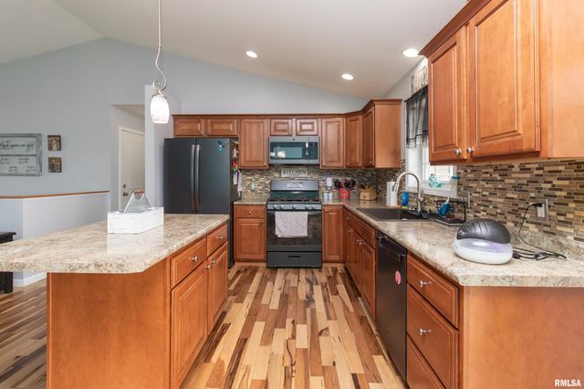 1808 Whitetail Lane, Pekin, IL 61554