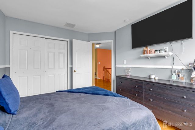 5 Ardmore Place, East Brunswick, NJ 08816