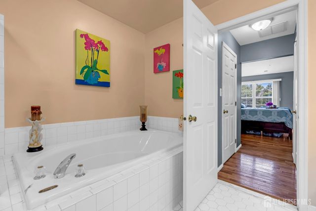 5 Ardmore Place, East Brunswick, NJ 08816