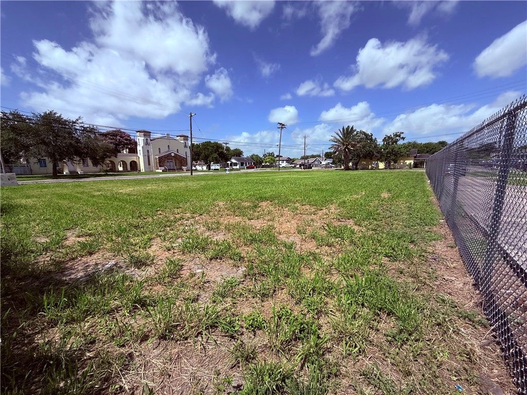 1324 Craig St, Corpus Christi, TX 78404 — photo 3