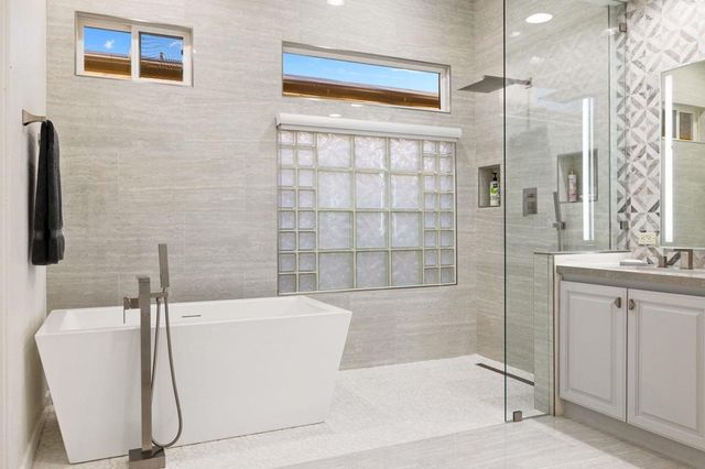 720 Hawk Hill Trail, Palm Desert, CA 92211