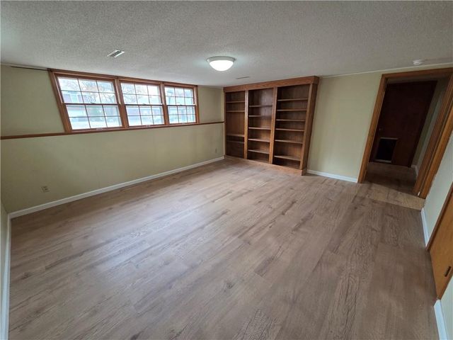 313 Goodrich Drive, Warrensburg, MO 64093