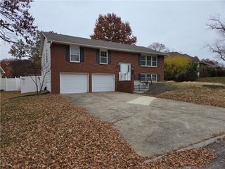 313 Goodrich Drive, Warrensburg, MO 64093