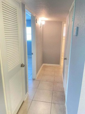 200 Croton Avenue 109, Lantana, FL 33462