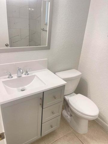 200 Croton Avenue 109, Lantana, FL 33462
