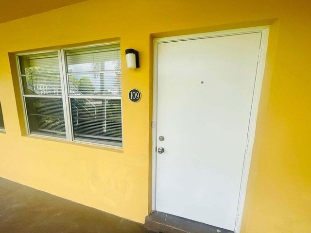 200 Croton Avenue 109, Lantana, FL 33462
