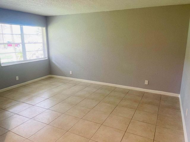 200 Croton Avenue 109, Lantana, FL 33462