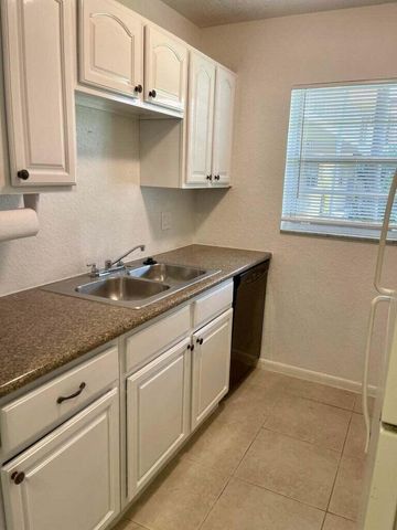 200 Croton Avenue 109, Lantana, FL 33462