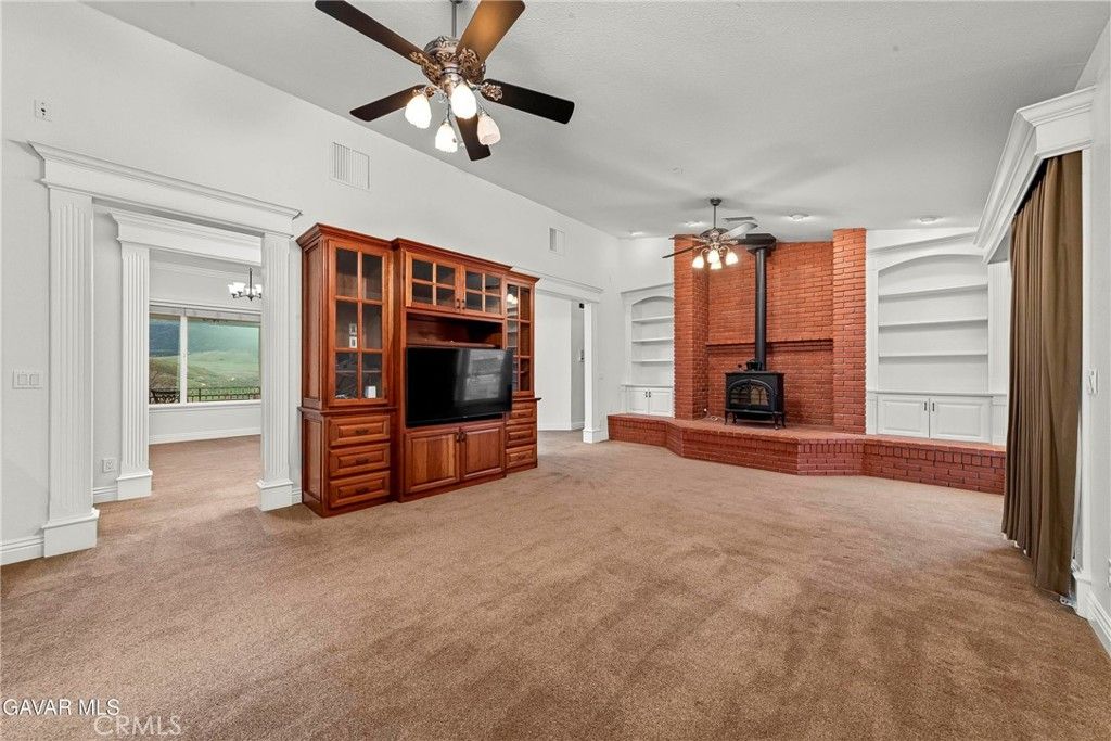 Image 14 of property listing at 40012 Valle View, Leona Valley, CA 93551