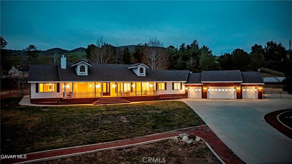 Image 2 of property listing at 40012 Valle View, Leona Valley, CA 93551