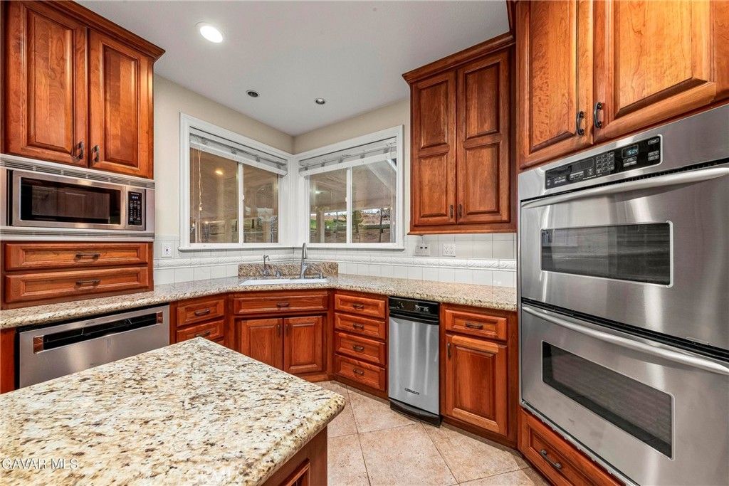 Image 21 of property listing at 40012 Valle View, Leona Valley, CA 93551