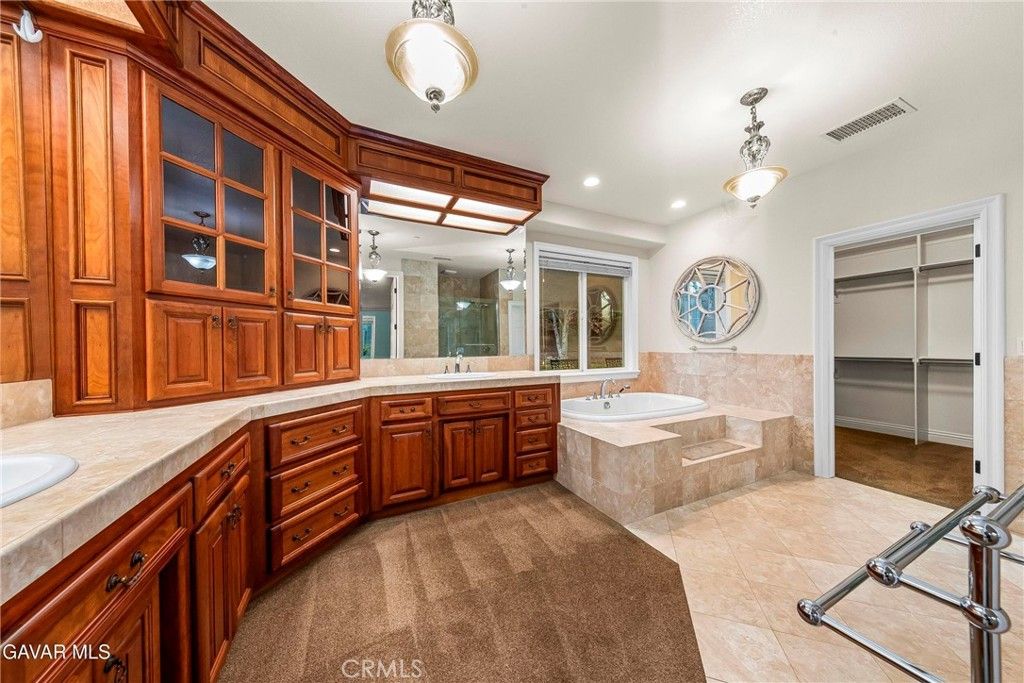 Image 25 of property listing at 40012 Valle View, Leona Valley, CA 93551