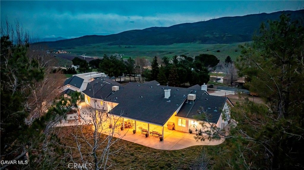 Image 3 of property listing at 40012 Valle View, Leona Valley, CA 93551