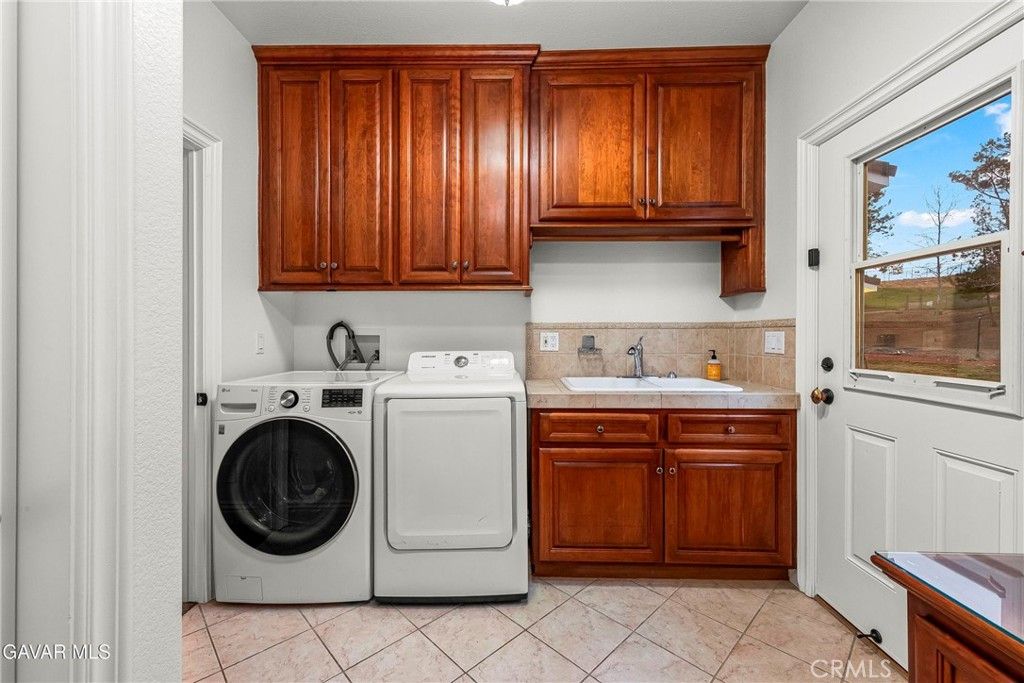 Image 33 of property listing at 40012 Valle View, Leona Valley, CA 93551