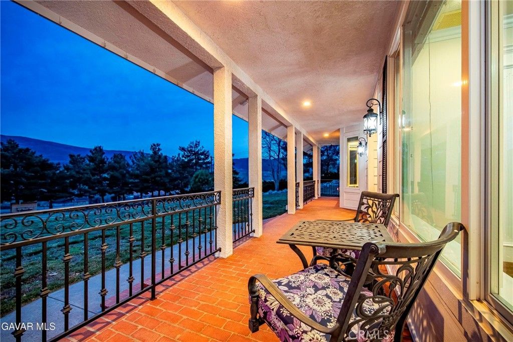 Image 4 of property listing at 40012 Valle View, Leona Valley, CA 93551