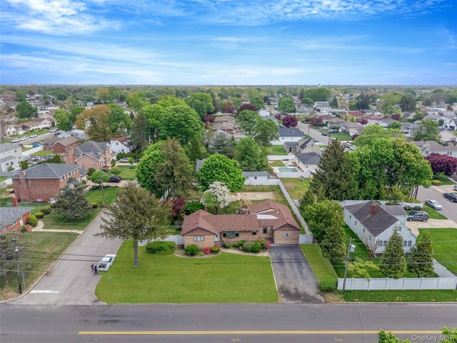 627 Carlls Path, Deer Park, NY 11729