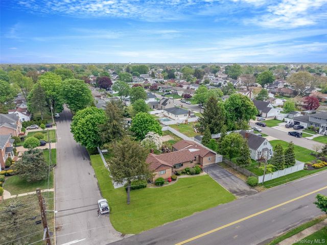 627 Carlls Path, Deer Park, NY 11729