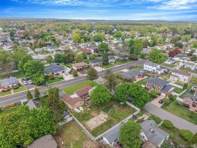 627 Carlls Path, Deer Park, NY 11729