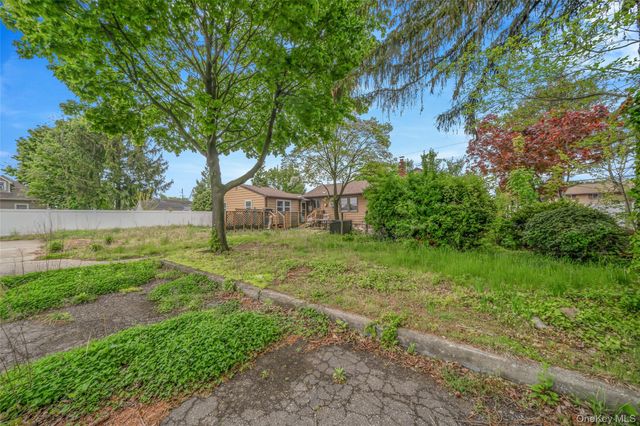 627 Carlls Path, Deer Park, NY 11729