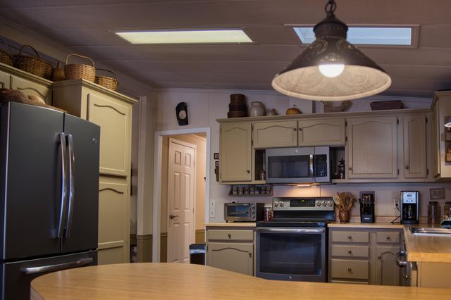 2 Sherwood Lane, Merrimack, NH 03054