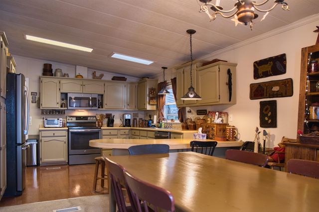 2 Sherwood Lane, Merrimack, NH 03054