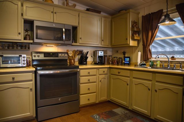 2 Sherwood Lane, Merrimack, NH 03054