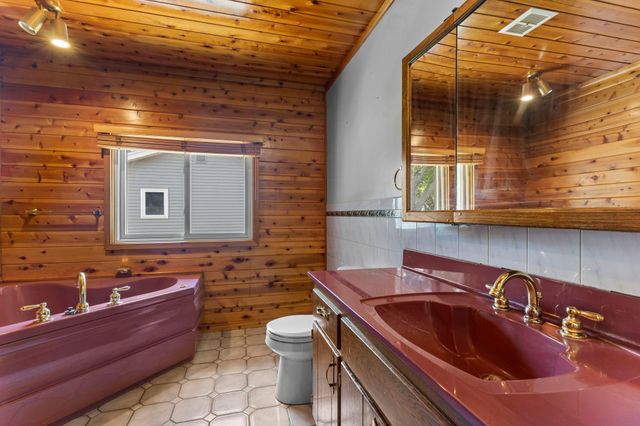2515 Hillview Road, Mounds View, MN 55112