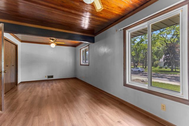 2515 Hillview Road, Mounds View, MN 55112