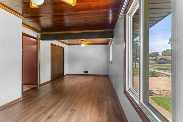 2515 Hillview Road, Mounds View, MN 55112