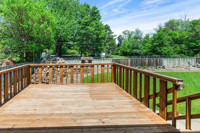 2515 Hillview Road, Mounds View, MN 55112