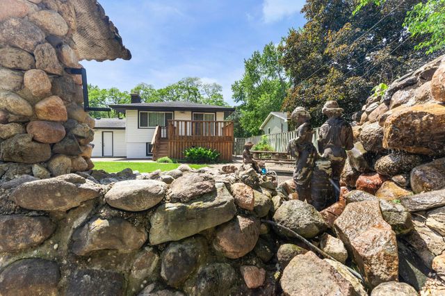 2515 Hillview Road, Mounds View, MN 55112