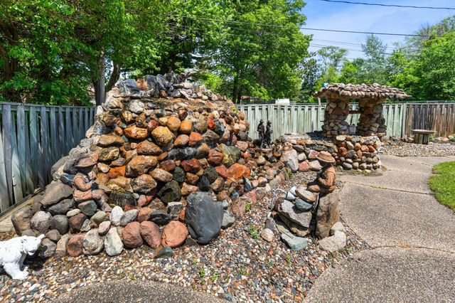 2515 Hillview Road, Mounds View, MN 55112