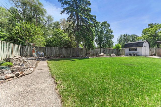 2515 Hillview Road, Mounds View, MN 55112