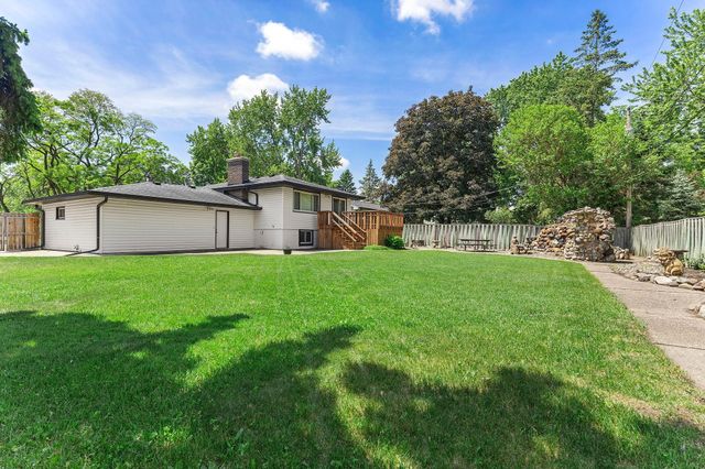 2515 Hillview Road, Mounds View, MN 55112