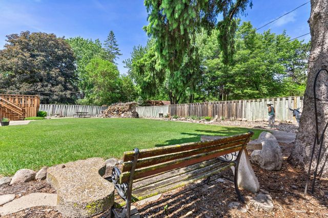 2515 Hillview Road, Mounds View, MN 55112