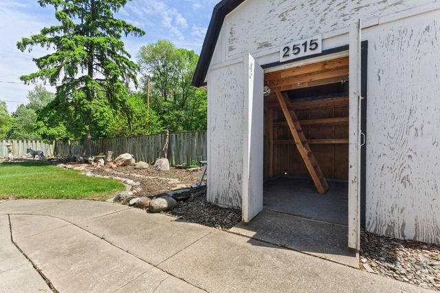 2515 Hillview Road, Mounds View, MN 55112