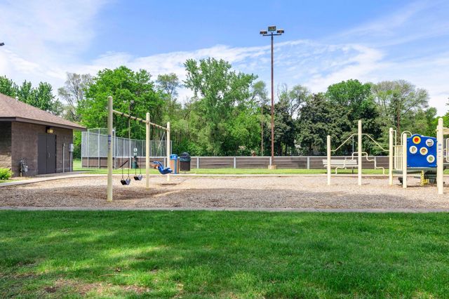 2515 Hillview Road, Mounds View, MN 55112