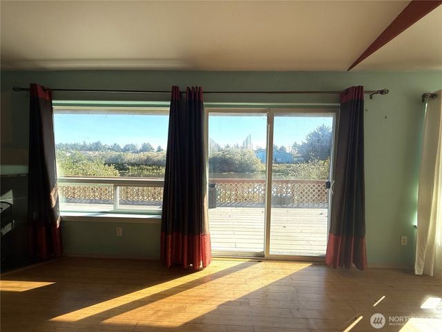 506 Point Brown Avenue NE, Ocean Shores, WA 98569