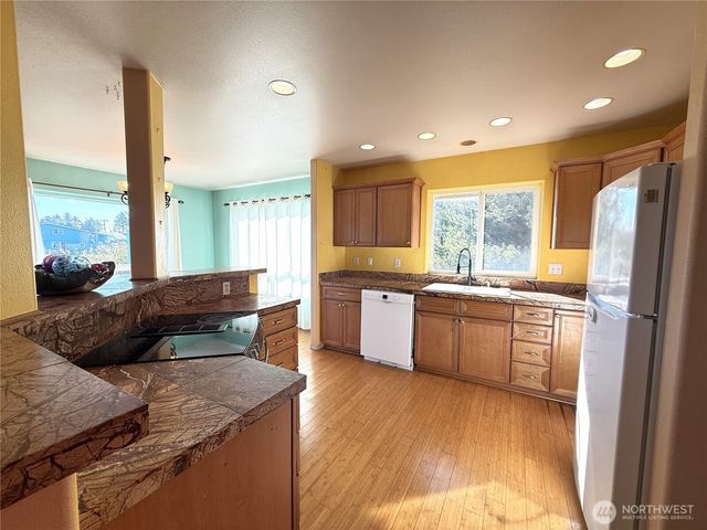 506 Point Brown Avenue NE, Ocean Shores, WA 98569