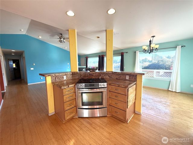 506 Point Brown Avenue NE, Ocean Shores, WA 98569