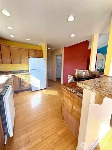 506 Point Brown Avenue NE, Ocean Shores, WA 98569